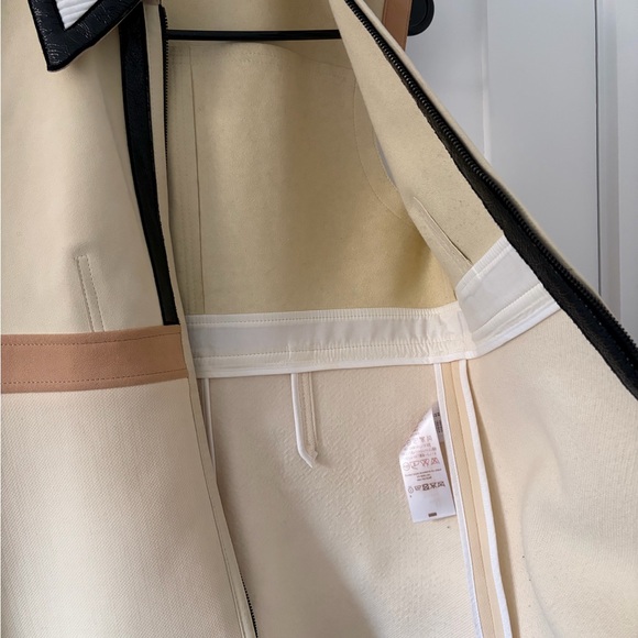 Louis Vuitton Cream and Black Zippered Top - Picture 5 of 11
